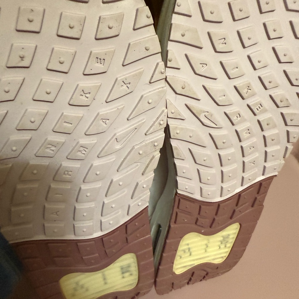 Nike Air Max Solo, Women’s Sz. 10, Style FN0784-005 New Sneakers - Picture 10 of 16